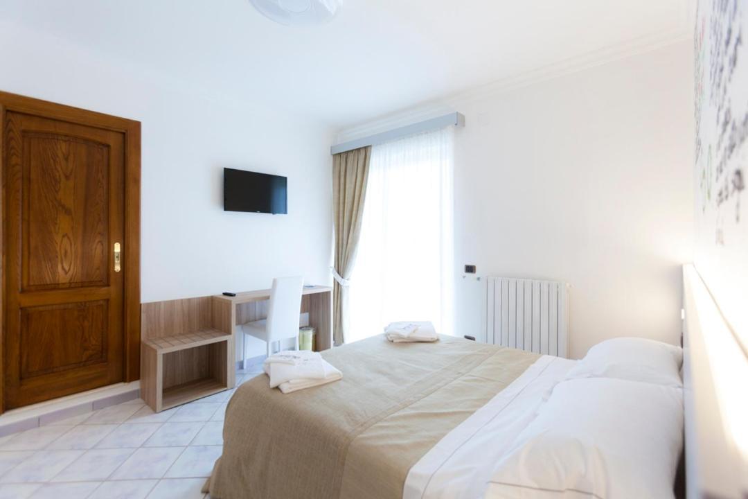 Na' Poesia B&B Di Charme SantʼAgata deʼ Goti Exteriör bild