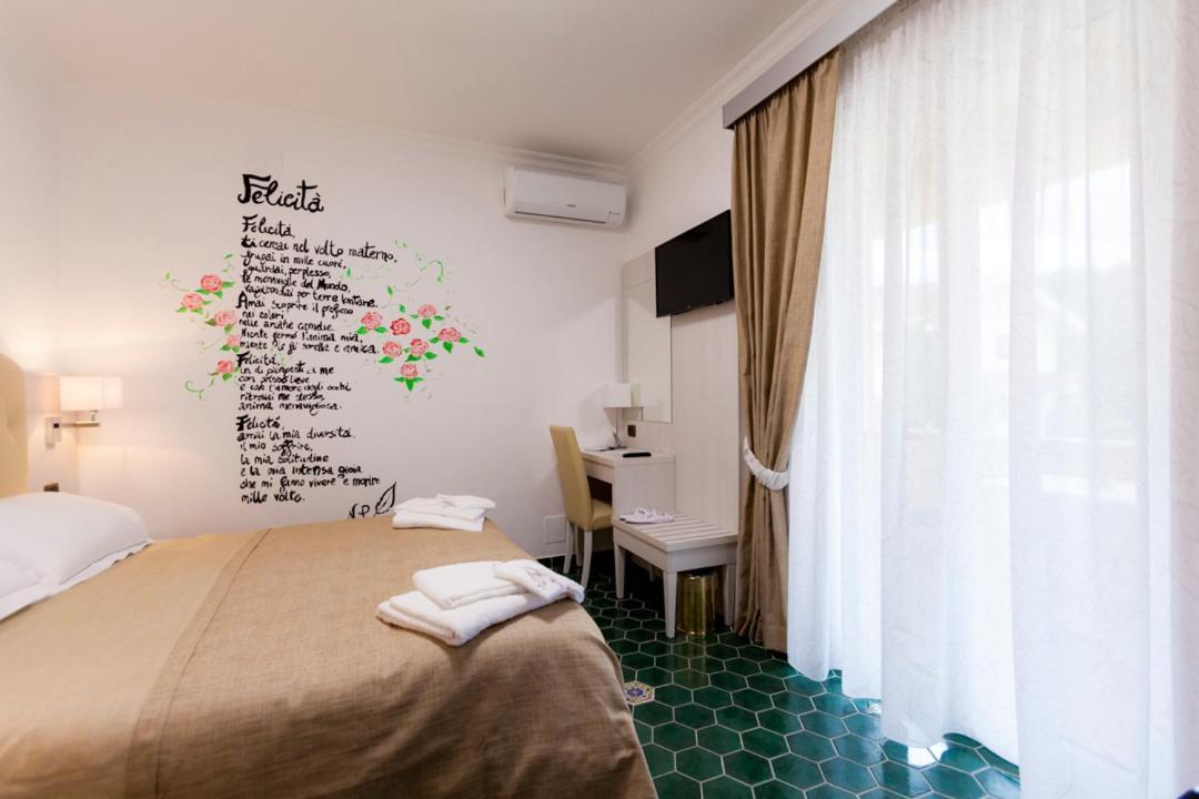 Na' Poesia B&B Di Charme SantʼAgata deʼ Goti Exteriör bild